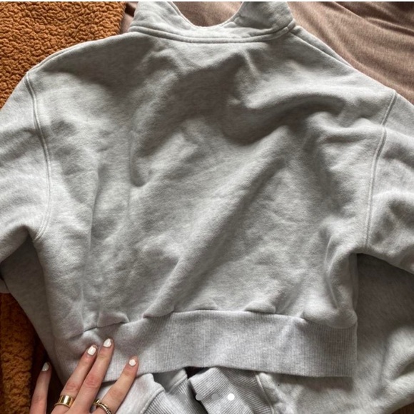 Aritzia quarter zip - Picture 4 of 4